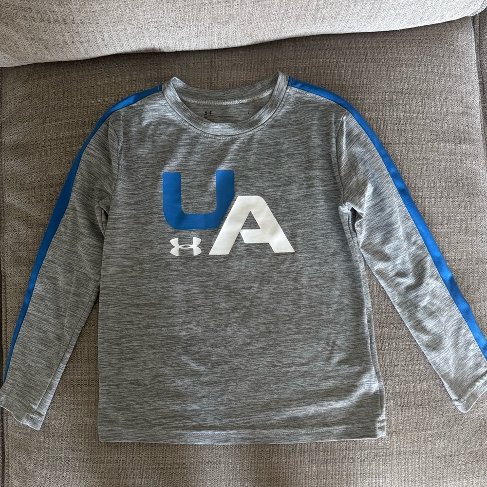 Under Armour Kids Long Sleeve Shirt in Gray and Blue